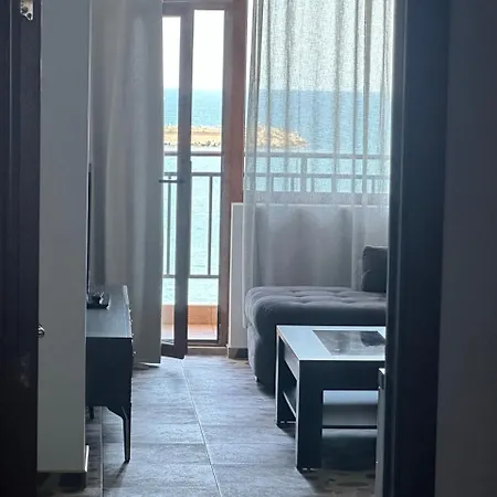 Roman Apartment Apartmán Carevo